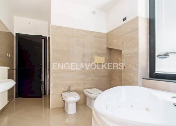 Foto 10 - Stabile - Palazzo Via Avezzano
 
6, Montesilvano - foto 10