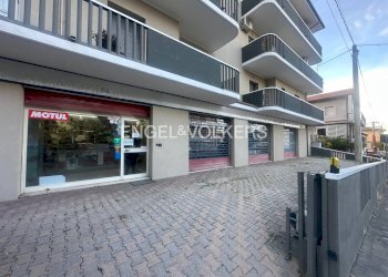 Foto 2 - Locale Commerciale Via San Rocco
 
55, Penne - foto 2