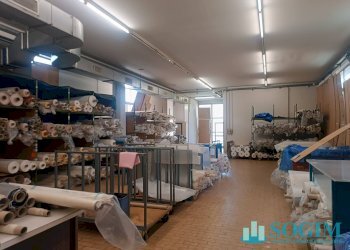 Magazzino primo piano - Capannone Via Regina
 
115, Fino Mornasco - foto 19