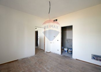 Stanza vuota - Bilocale Via San Tommaso D'aquino
 
10/C, Bari - foto 12