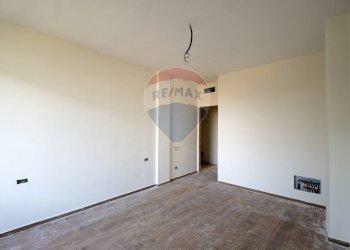 Stanza vuota - Bilocale Via San Tommaso D'aquino
 
10/C, Bari - foto 19