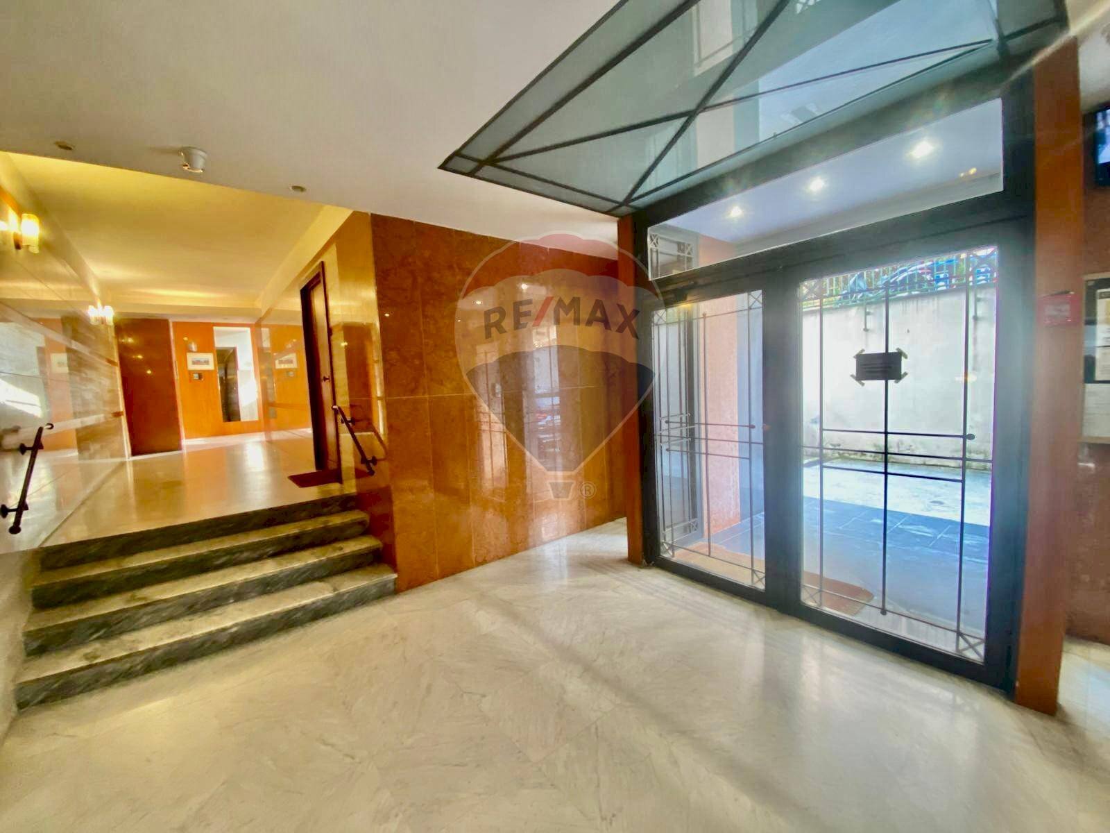 Ricezione / Lobby - Four-room apartment Via Bernardo Cavallino, Napoli - photo 3