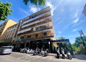 Edificio all\'aperto - Quadrilocale Via Bernardo Cavallino, Napoli - foto 1