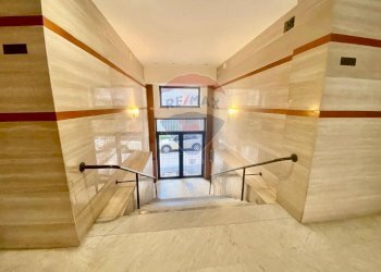 Ricezione / Lobby - Quadrilocale Via Bernardo Cavallino, Napoli - foto 4