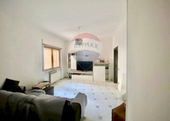 Soggiorno - Quadrilocale Via Bernardo Cavallino, Napoli - foto 5