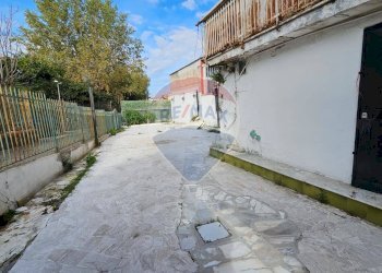 Terrazza - Locale Commerciale Via Solfatara, Pozzuoli - foto 21