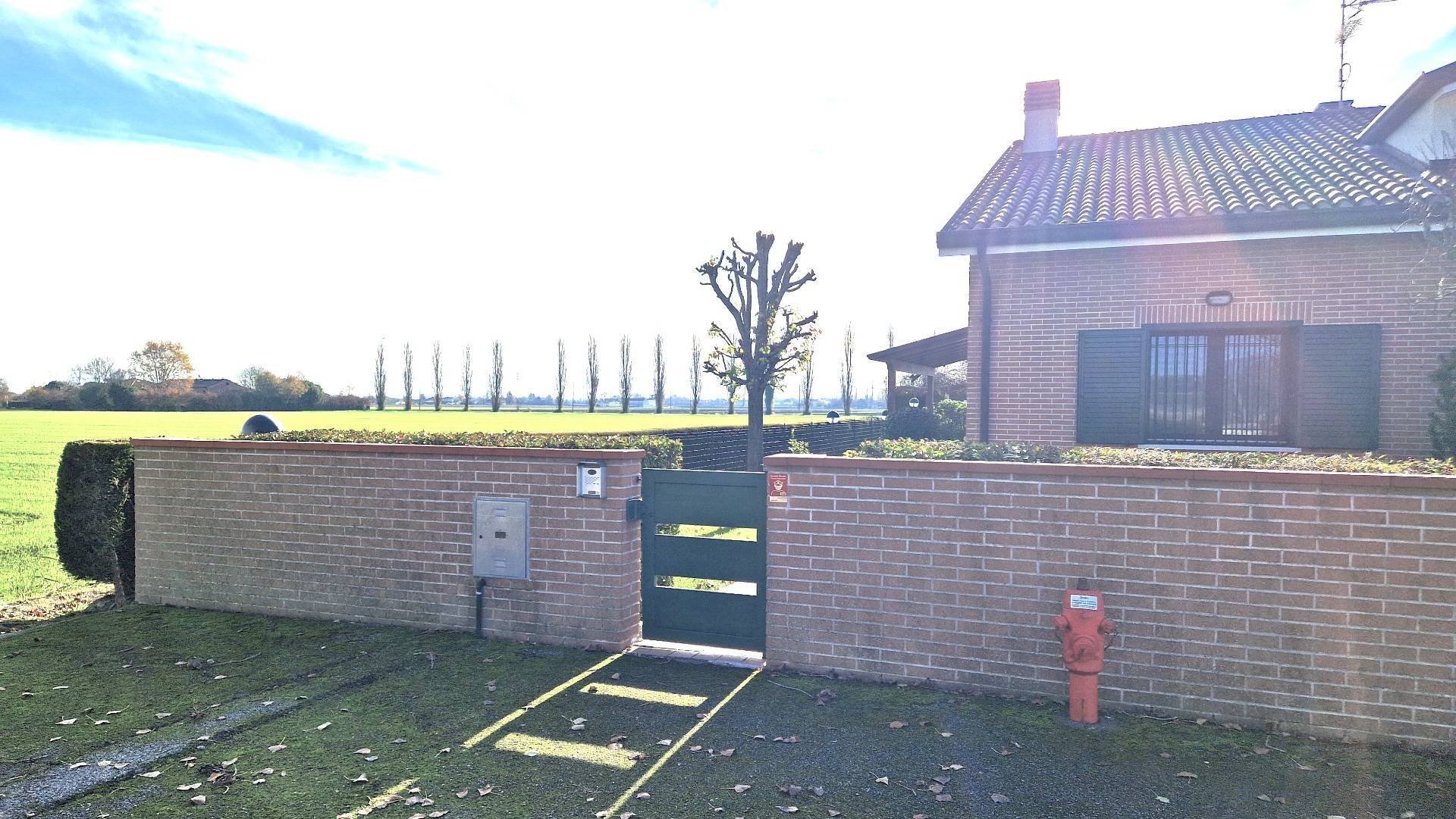 Foto 3 - Villa Via Lucio Mongardi
 
33, Ferrara - foto 3