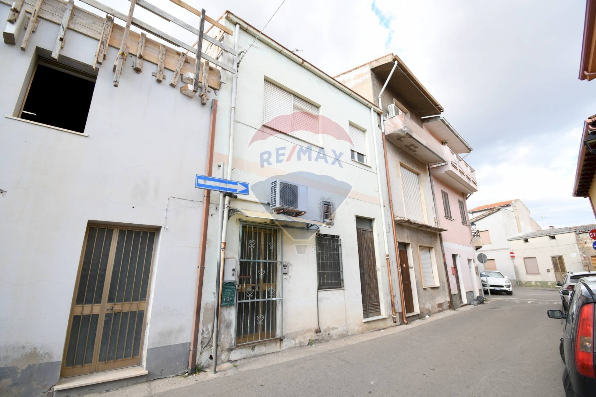 Edificio all\'aperto - Casa semi indipendente Vico Crispi
 
9, Domusnovas - foto 1