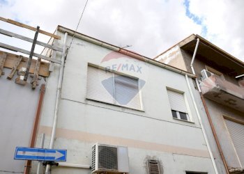 Edificio all\'aperto - Casa semi indipendente Vico Crispi
 
9, Domusnovas - foto 2