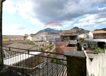 Balcone - Casa semi indipendente Vico Crispi
 
9, Domusnovas - foto 9