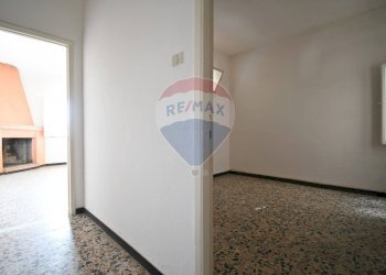 Hall / corridoio - Casa semi indipendente Vico Crispi
 
9, Domusnovas - foto 17