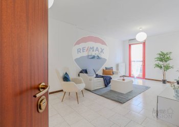 Soggiorno - Three-room apartment Viale Fulvio Testi
 
210, Milano - photo 2