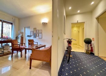 Corridoio - Appartamento viale Vittorio Veneto, Milano - foto 17