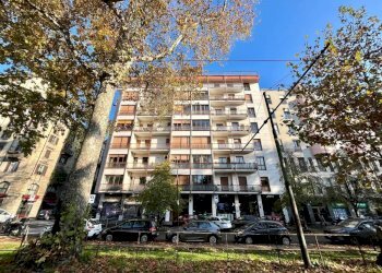 Facciata - Appartamento viale Vittorio Veneto, Milano - foto 1