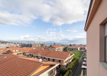 Foto 10 - Quadrilocale VIA SILVIO PELLICO
 
25, Giarre - foto 10