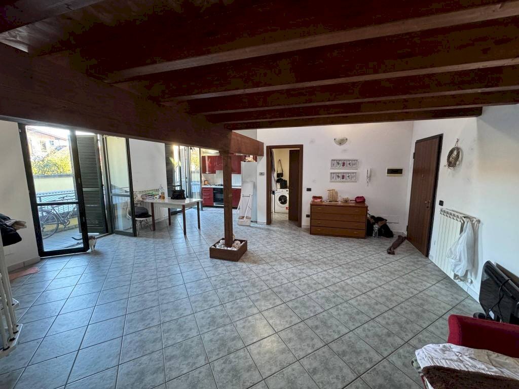 Veranda - Two-room apartment via Giuseppe Giusti, 40A, Somma Lombardo - photo 3