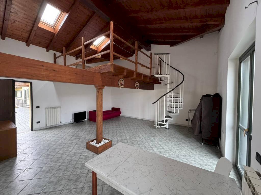 Soppalco - Bilocale via Giuseppe Giusti, 40A, Somma Lombardo - foto 2