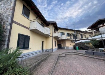 Facciata - Bilocale via Giuseppe Giusti, 40A, Somma Lombardo - foto 24