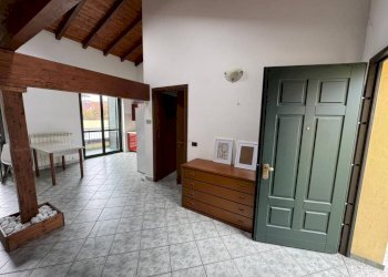 Ingresso - Bilocale via Giuseppe Giusti, 40A, Somma Lombardo - foto 1