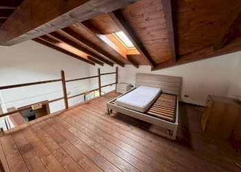 Camera da letto - Bilocale via Giuseppe Giusti, 40A, Somma Lombardo - foto 3