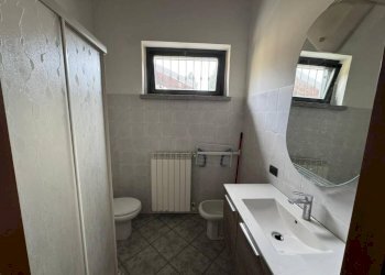 Bagno - Bilocale via Giuseppe Giusti, 40A, Somma Lombardo - foto 11