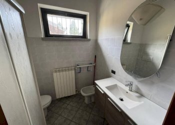 Bagno - Bilocale via Giuseppe Giusti, 40A, Somma Lombardo - foto 12