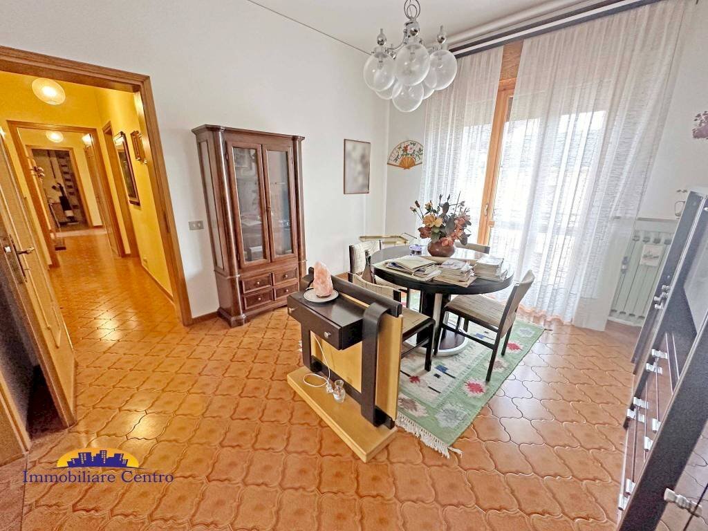 Soggiorno - Villa a Schiera via Tartaro, 32, Povegliano Veronese - foto 3