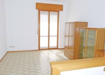 Soggiorno - Villa a Schiera via Tartaro, 32, Povegliano Veronese - foto 16