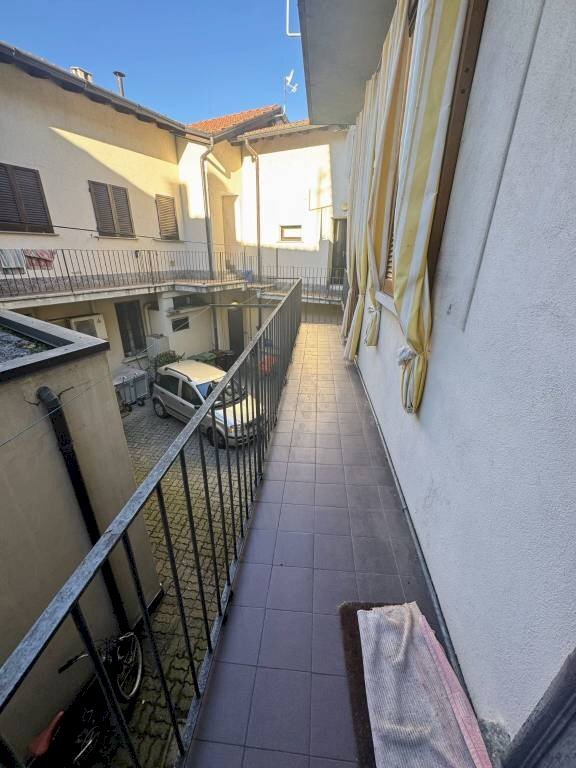 Balcone - Three-room apartment via Giuseppe Garibaldi, Comerio - photo 3