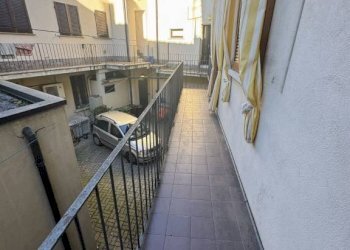 Balcone - Trilocale via Giuseppe Garibaldi, Comerio - foto 3