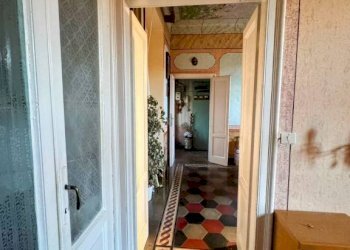 Corridoio - Trilocale via Giuseppe Garibaldi, Comerio - foto 6