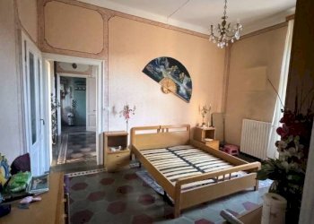 Camera da letto - Trilocale via Giuseppe Garibaldi, Comerio - foto 16