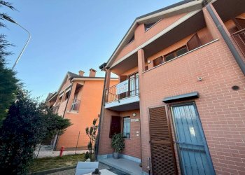 Facciata - Villa a Schiera via Don Giulio Ardizzone, 38, Carmagnola - foto 3