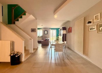 Salone - Villa a Schiera via Don Giulio Ardizzone, 38, Carmagnola - foto 8