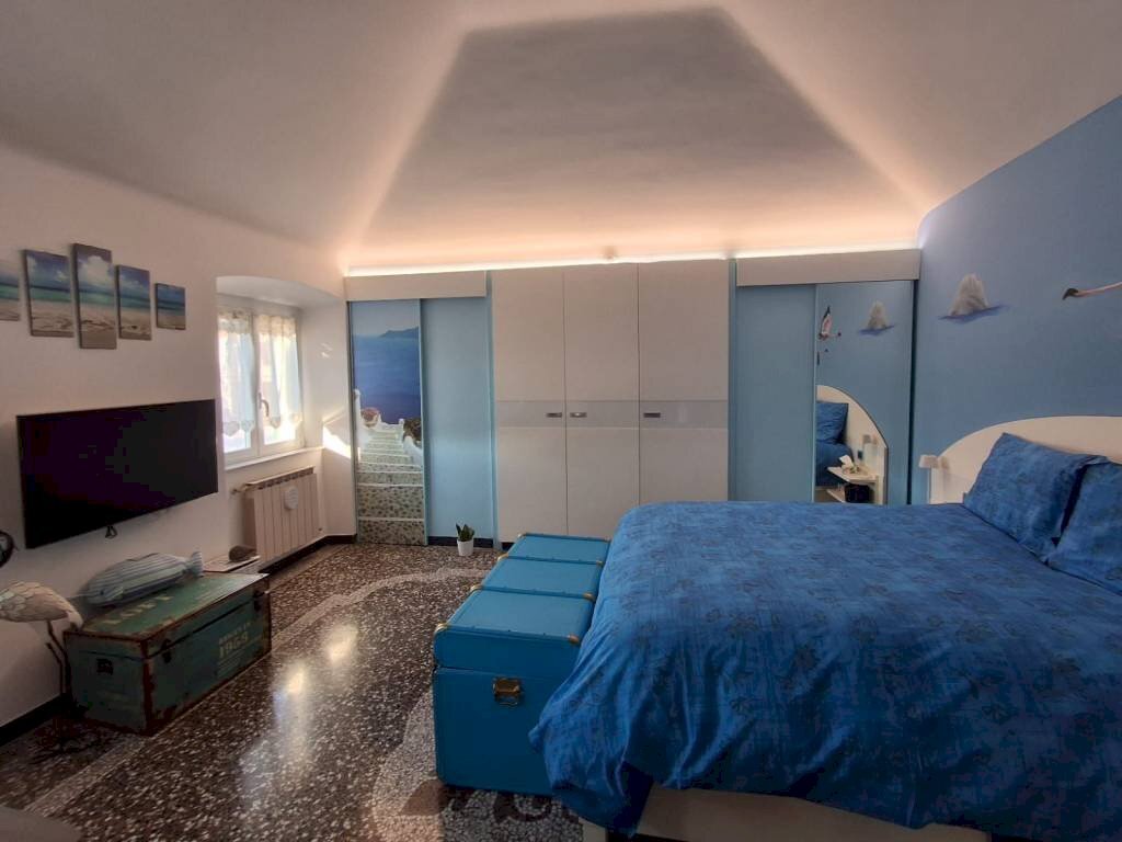 Camera da letto - Three-room apartment Genova (neighborhood Bolzaneto) - photo 3