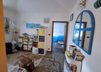 Cameretta - Trilocale Genova (zona Bolzaneto) - foto 8