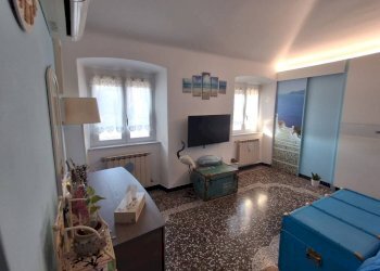 Camera da letto - Trilocale Genova (zona Bolzaneto) - foto 38