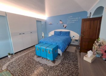 Camera da letto - Trilocale Genova (zona Bolzaneto) - foto 41