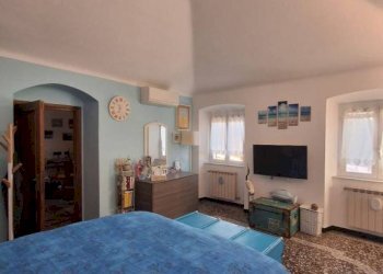 Camera da letto - Trilocale Genova (zona Bolzaneto) - foto 47