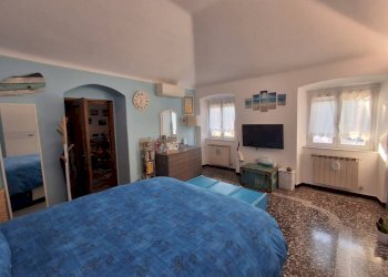 Camera da letto - Trilocale Genova (zona Bolzaneto) - foto 48