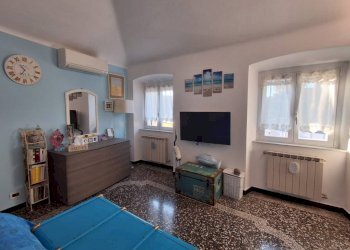 Camera da letto - Trilocale Genova (zona Bolzaneto) - foto 50