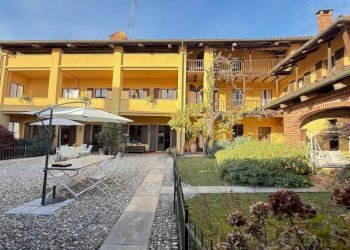 Facciata - Villa a Schiera via Giuseppe Cabrino, 123, Mongrando - foto 2