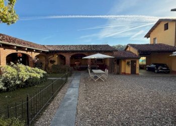 Cortile interno - Villa a Schiera via Giuseppe Cabrino, 123, Mongrando - foto 8