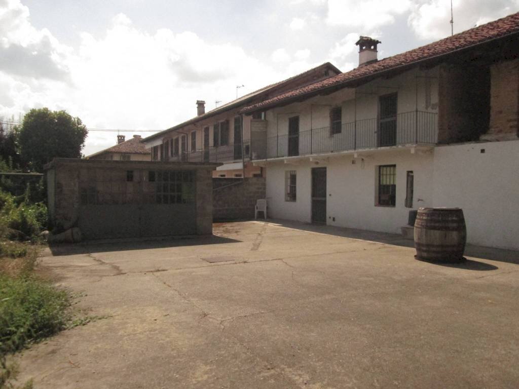 Cortile interno - Rustic via Saluzzo, 3, Villanova Solaro - photo 3