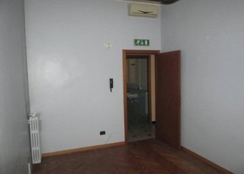 Stanza non arredata - Ufficio largo Fratelli Cervi, 1, Milano - foto 21