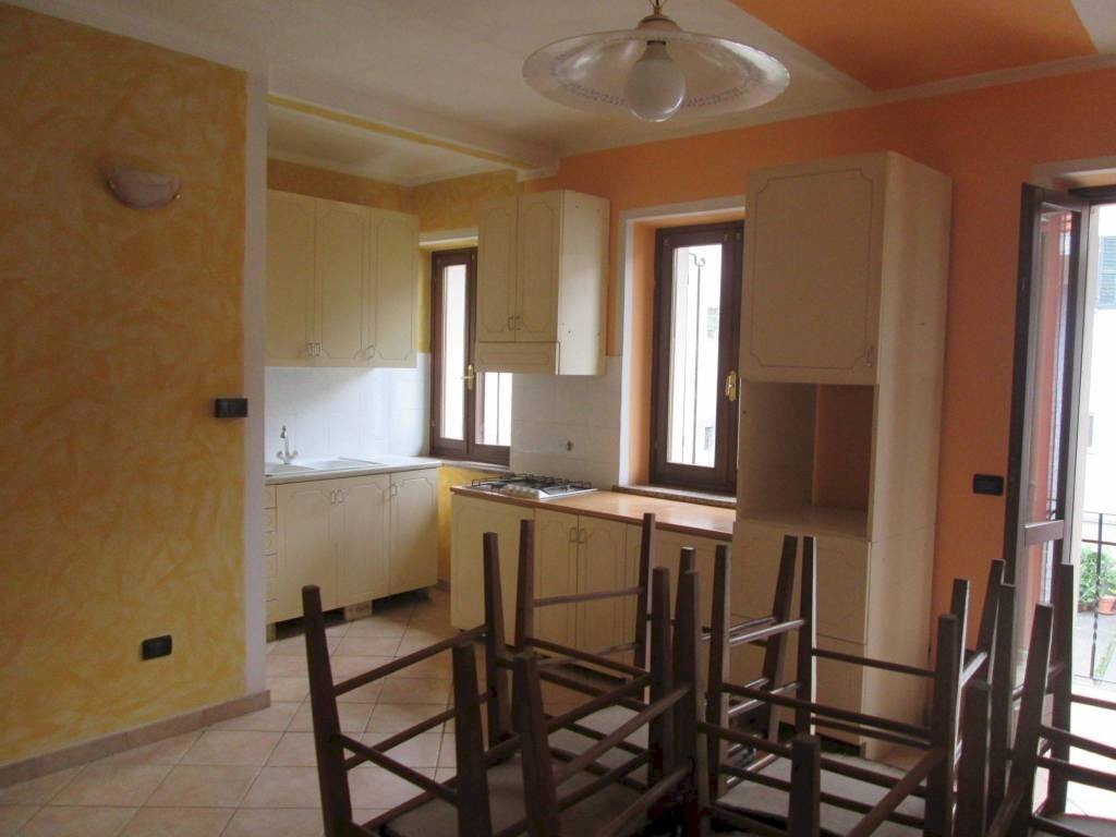 Cucina - Trilocale via Montegrappa, 4, Villafranca Piemonte - foto 3