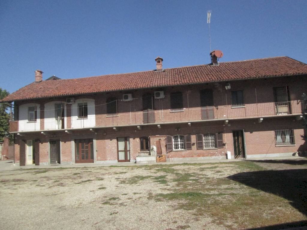 Facciata - Quadrilocale via Cardè, 1, Moretta - foto 1