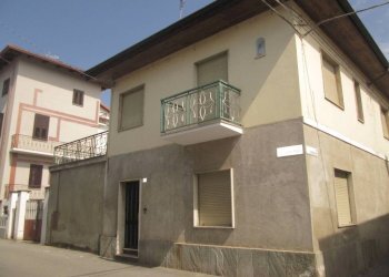 Facciata - Villa via Don Vincenzo Ropolo, 6, Villafranca Piemonte - foto 1