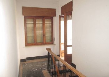Interno palazzo - Villa via Don Vincenzo Ropolo, 6, Villafranca Piemonte - foto 28