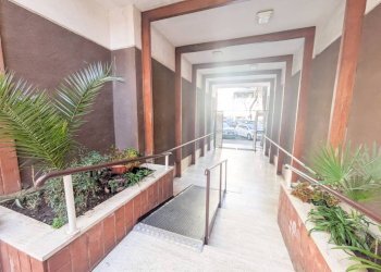 Interno palazzo - Monolocale via Alessandro Piola Caselli, Roma (zona Lido di Ostia) - foto 5